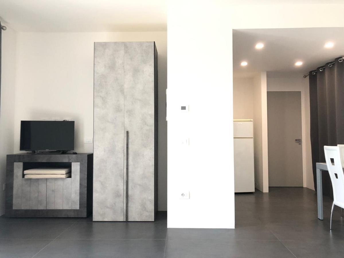 Casa Ginevra A Cecina By Zoom In Earth Apartment Bagian luar foto