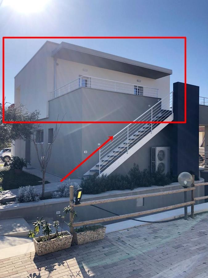 Casa Ginevra A Cecina By Zoom In Earth Apartment Bagian luar foto