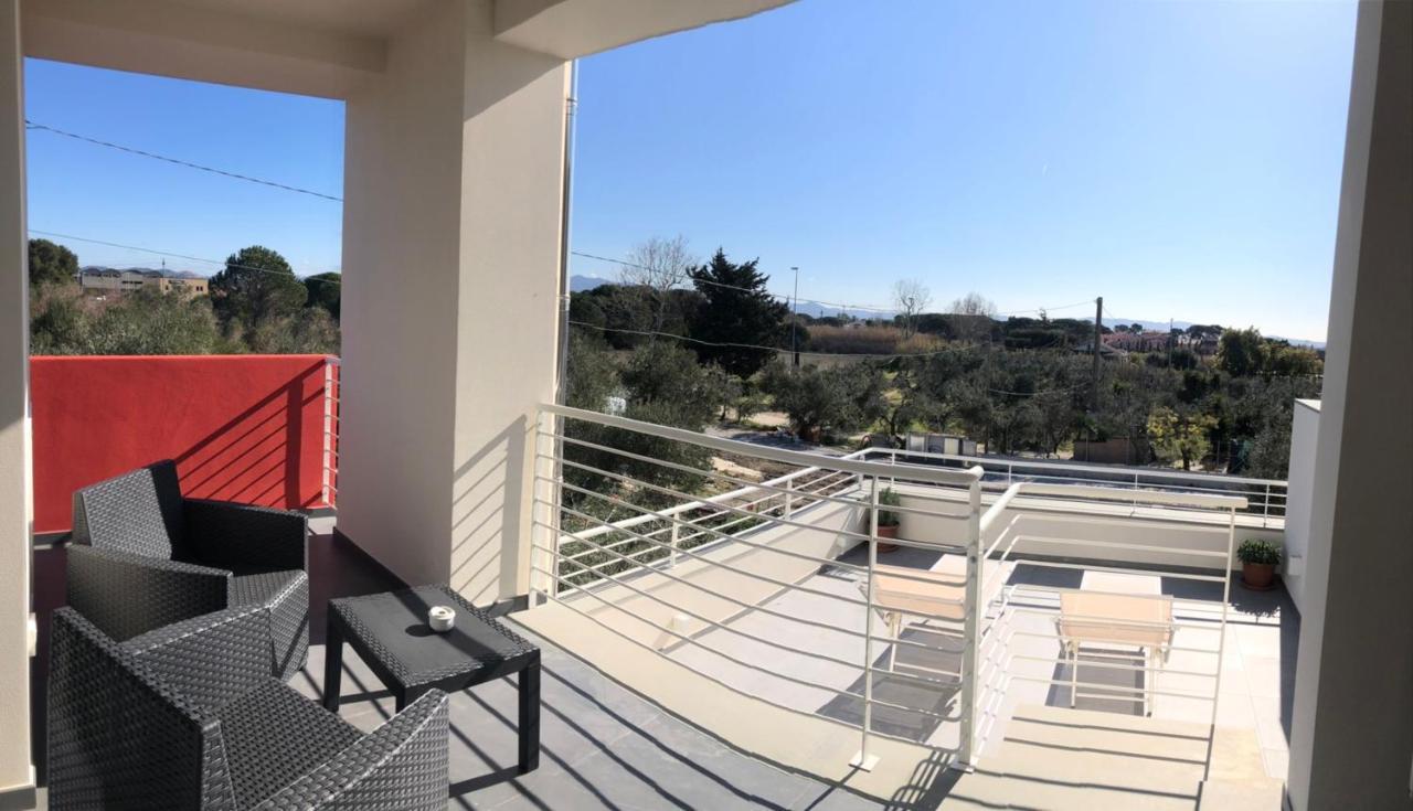 Casa Ginevra A Cecina By Zoom In Earth Apartment Bagian luar foto